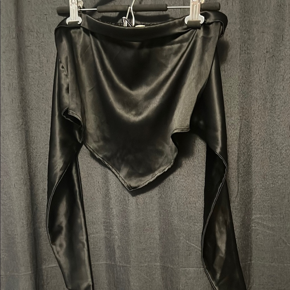 Altar’d State Handkerchief Strapless Top. Black Size Medium